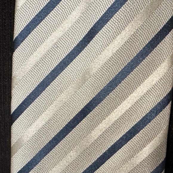 AUTHENTIC EMPORIO ARMANI 100% SILK NECKTIE TIE BLUE SILVER STRIPE - Picture 3 of 5
